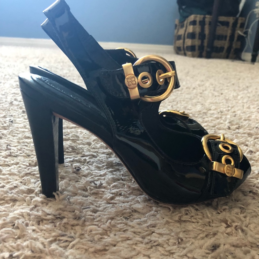 Bcbg heels size 6